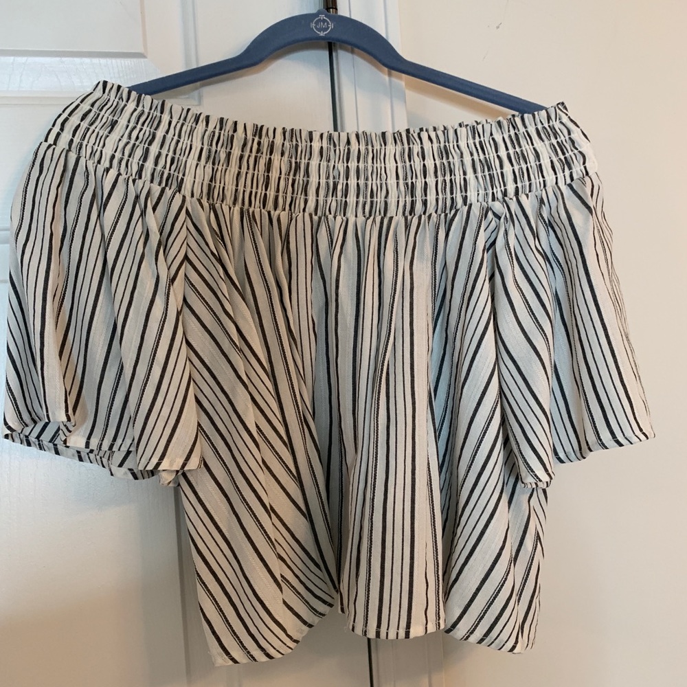 Urban Outfitters off the shoulder crop
